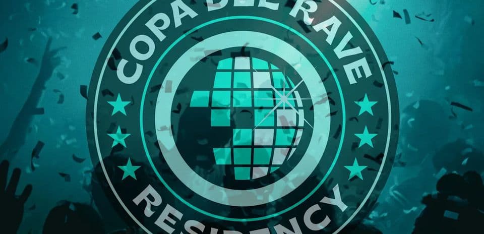 Логотип Copa del Rave Residency на фоне вечеринки