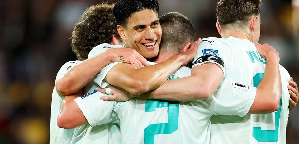 Игроки празднуют гол на чемпионате мира