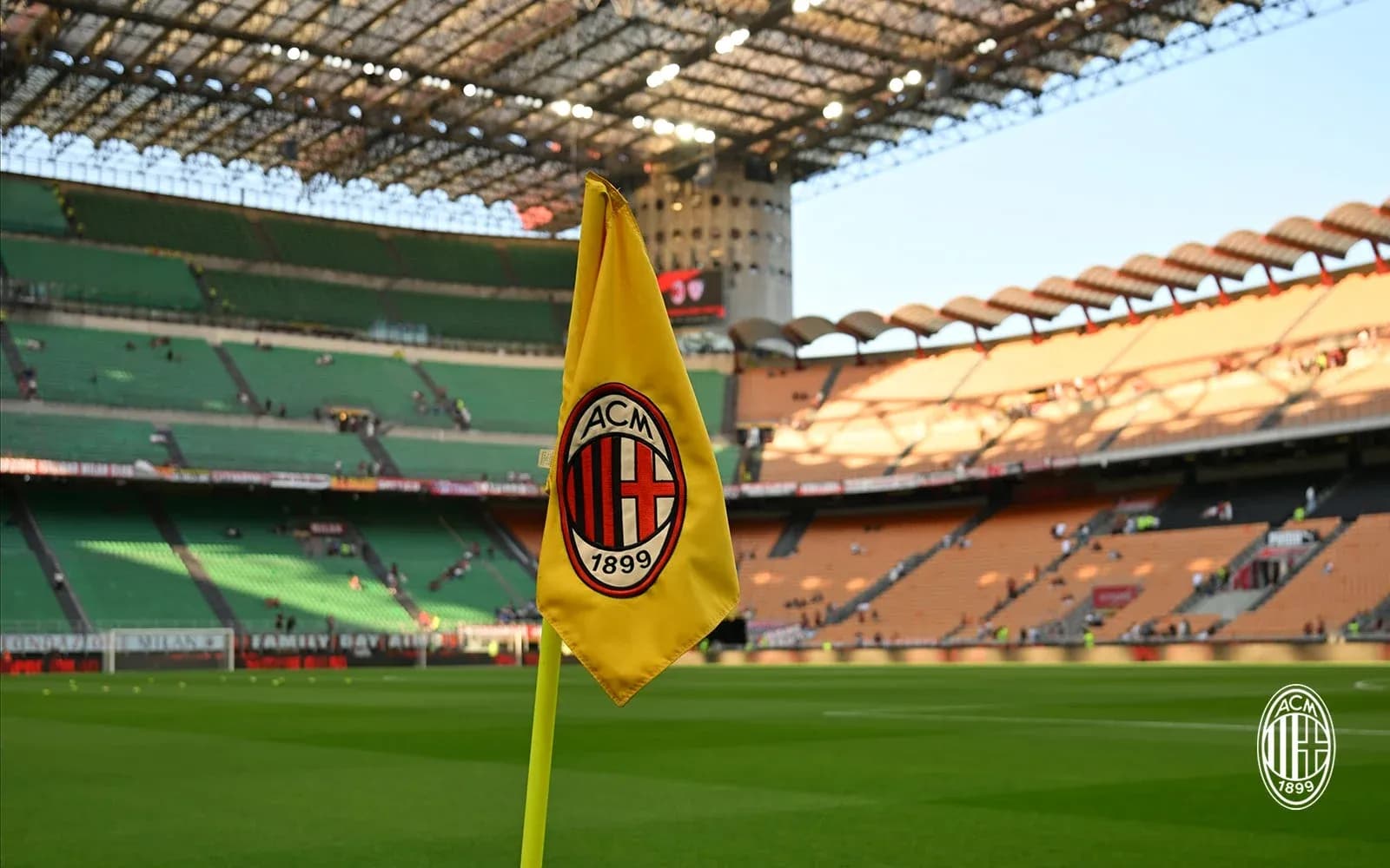 Уголок с флагом AC Milan на стадионе