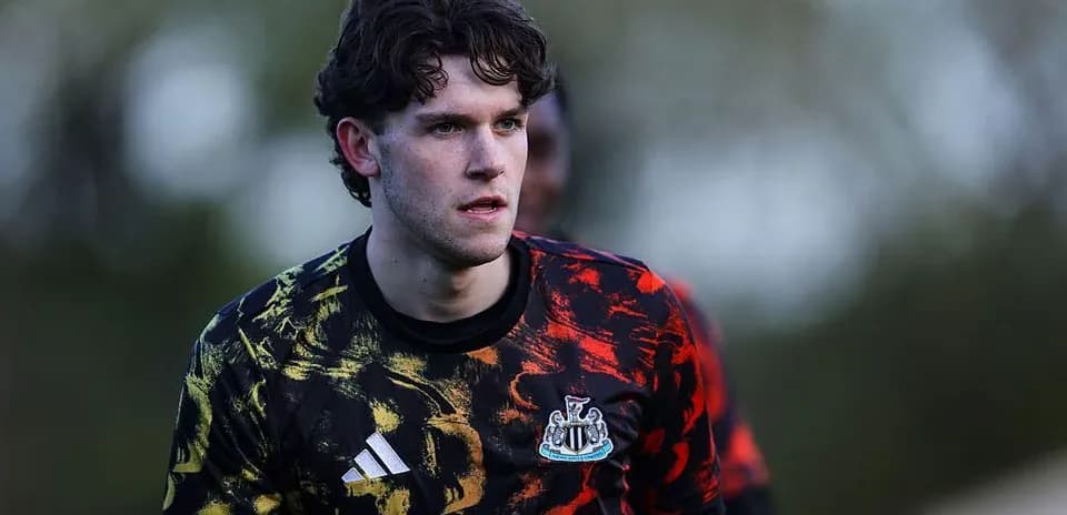 Вратарь Newcastle United на тренировочном занятии