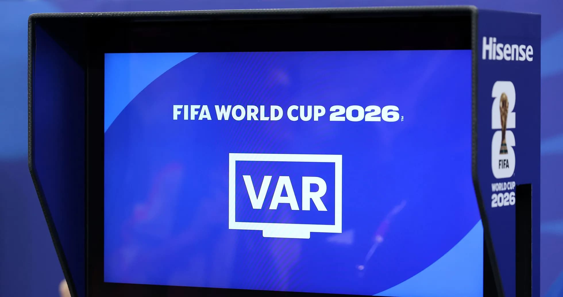 Экран VAR с логотипом FIFA World Cup 2026