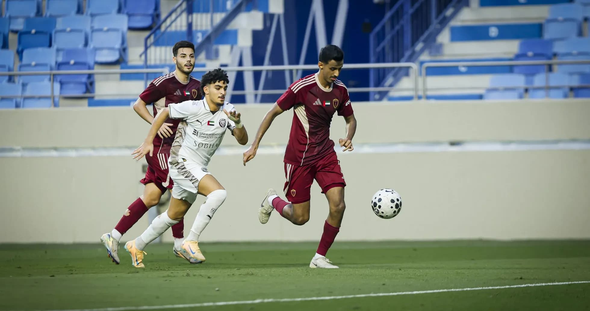 Игроки Al Nasr U23 и Ajman U23 в матче