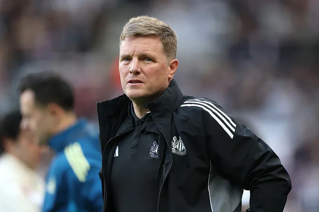 Тренер Newcastle United на скамейке запасных